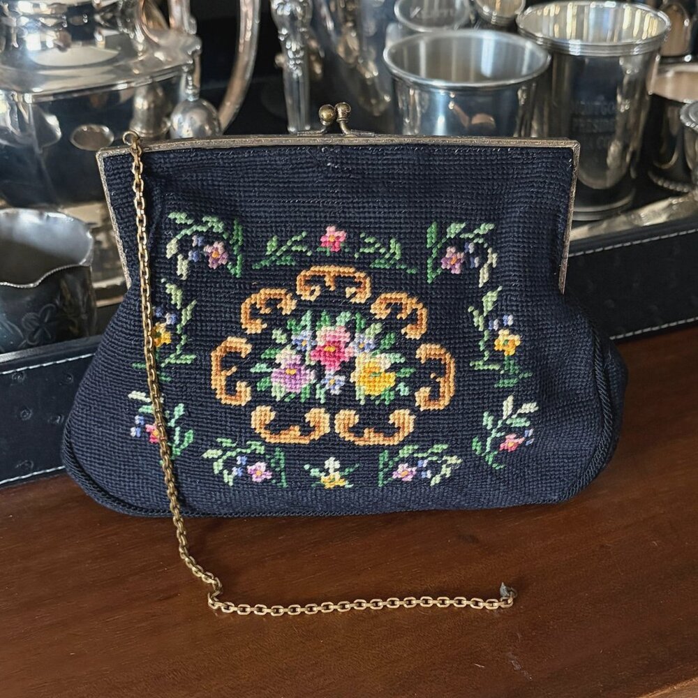 Vtg Black Needlepoint Floral Clutch Purse Gold Tone Kiss Lock Ornate Frame Chain